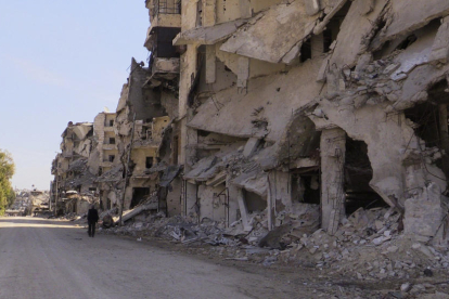 Imagen de ruinas de edificios en la ciudad siria de Alepo.