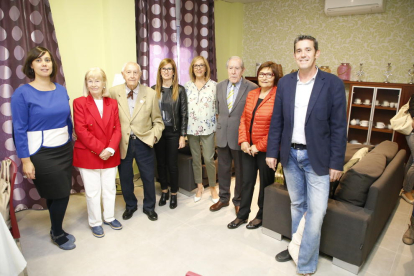 La inauguración de los nuevos pisos contó con la presencia de Josep Vallverdú.