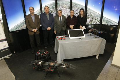 L'acte de presentació del primer curs oficial de pilot de drons a Lleida.