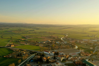 L’Urgell va portar el progrés a pla de Lleida fa més de 150 anys a través de 246 quilòmetres de canal principal (144 km) i quatre séquies principals. Naix al Tossal, Ponts.