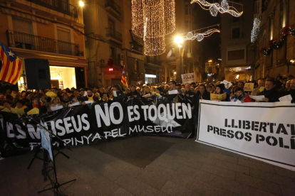 La concentració política ahir a la plaça Paeria tampoc es va oblidar del conflicte del Museu de Lleida.