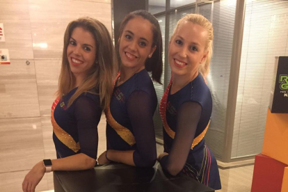 Mònica Gimeno, Carla Escrich y Noemí Isla, las tres catalanas en el patinaje senior femenino en Nanjing.