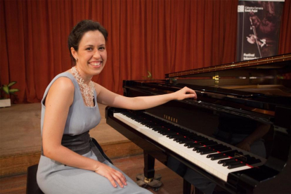 La pianista Alba Ventura, en un concert a l’Auditori de Cervera.