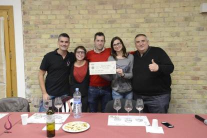 El Tastavins de Juneda recapta 700 euros per a un vi solidari