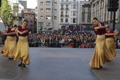 Una de les actuacions d’ahir de l’espectacle Junts per la Dansa de Lleida.