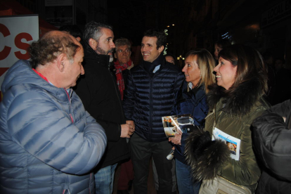 Casado i els dirigents populars van coincidir amb Jorge Soler, de Cs, als carrers de Lleida.