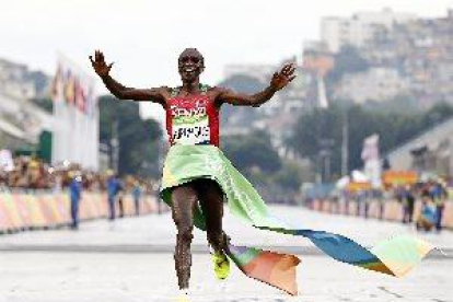 Kipchoge corre el maratón más rápido de la historia: 2h00:25