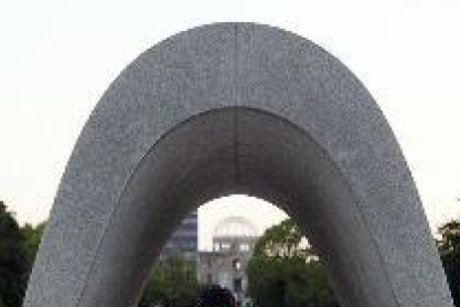 Hiroshima recorda els 72 anys de la bomba amb una crida al desarmament nuclear