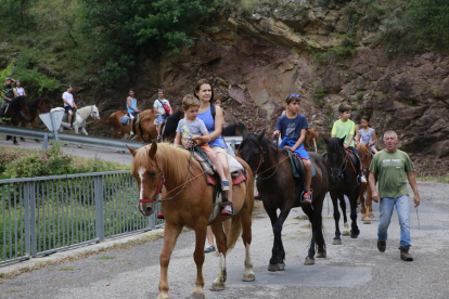 Los paseos a caballo también son un atractivo en Rialp. 