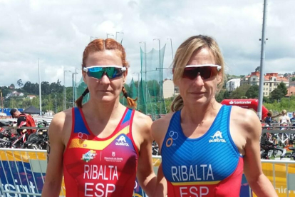 Núria y Eva Ribalta participaron en la prueba de duatlón del Campeonato del Mundo de Pontevedra.