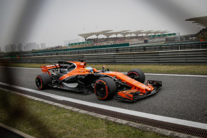 El McLaren de Fernando Alonso va millorar les prestacions d’Austràlia i aspira als punts.
