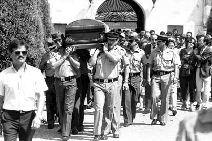 Entierro en Lleida de Jesús María Freixes, asesinado por ETA en 1986.