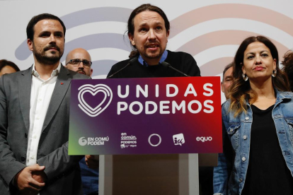 Iglesias valora els resultats electorals, al costat de Garzón.