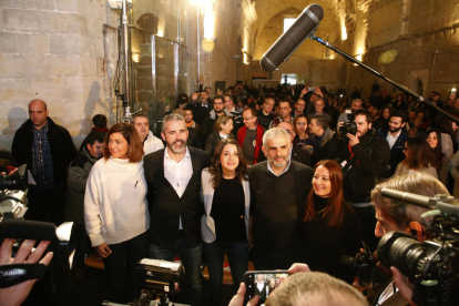 Inés Arrimadas en La Canonja de Lleida junto al cabeza de lista por Lleida y demás candidatos. 