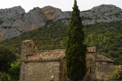 El tejado de Sant Romà de Perles está muy degradado.