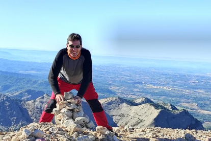Jordi Climent, en una salida a la cima de Roques de Benet en la provincia de Tarragona.