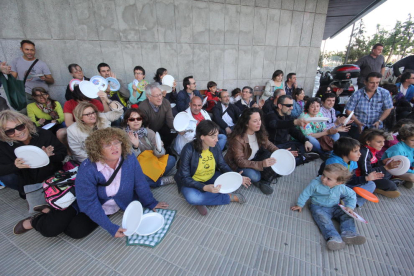 Imagen de archivo de una protesta de la Marea Groga por las becas comedor en Lleida.