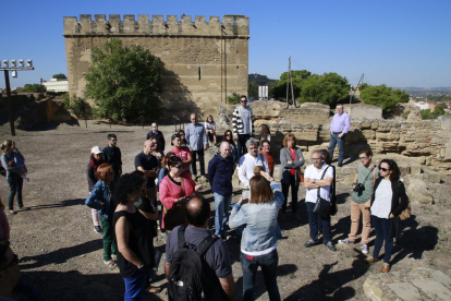 Un momento de la visita en el Castell dels Templers de Lleida.