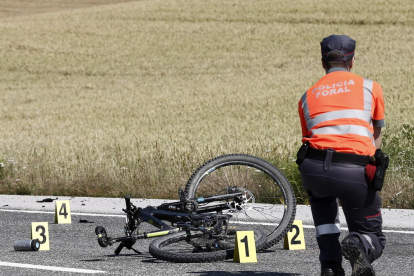 Un ciclista va morir el passat 10 de juny després de ser atropellat per un vehicle al terme municipal d'Erice de Iza, a Navarra.