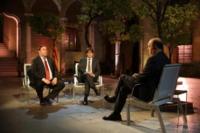 El president i el vicepresident de la Generalitat, ahir durant l’entrevista al Palau de la Generalitat.