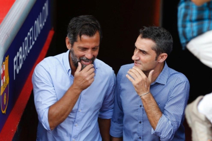 Sánchez Flores i Valverde van recuperar la tradició de fotografiar-se junts abans del derbi.