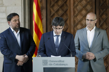 Junqueras, Puigdemont i Romeva, a la roda de premsa després de conèixer-se la sentència del 9-N.