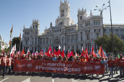 Un moment de la protesta de pensionistes ahir a la ciutat de Madrid.