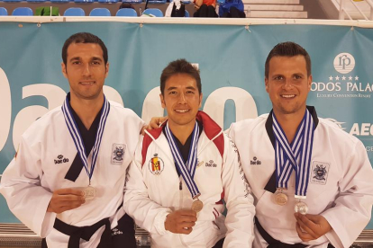 Plata europea en taekwondo para Joel Lee