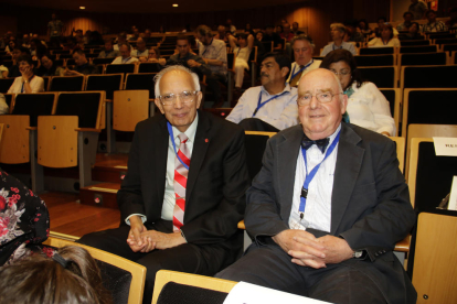 Rattal Lal, a la izquierda, junto a Winfried Blum, otro de los ponentes de la jornada, ayer en el primer día del congreso mundial de suelos.
