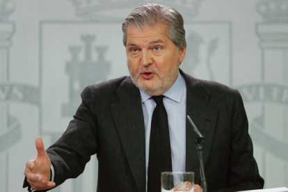 El ministre d'educació i portaveu de l'Executiu, Íñigo Méndez de Vigo, en la conferència de premsa posterior a la reunió setmanal del Consell de Ministres.