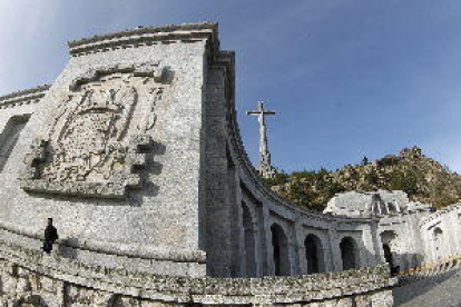 El Congreso pide exhumar los restos de Franco del Valle de los Caídos