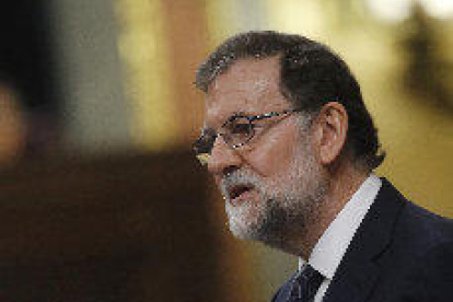 Rajoy reprocha a Podemos que pinte una España negra para una moción 