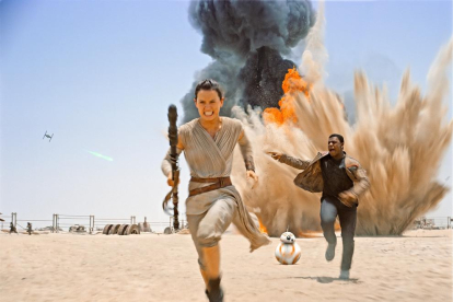 Una escena d’‘El despertar de la força’, l’episodi VII de la saga ‘Star Wars’, estrenat el 2015.