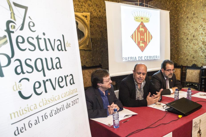 Presentación ayer en el ayuntamiento de Cervera de la séptima edición del Festival de Pasqua, que se celebrará del 6 al 16 de abril.
