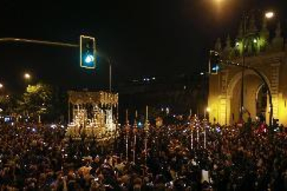 Ocho detenidos por desórdenes en la Madrugá de la Semana Santa de Sevilla