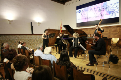 Un moment del concert del Quintet Mar del Plata que va tenir lloc ahir a l’Aula Magna de l’IEI.