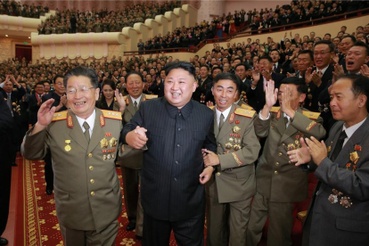 El líder norcoreano Kim Jong-un durante la celebración del 60 aniversario de la fundación de su país.