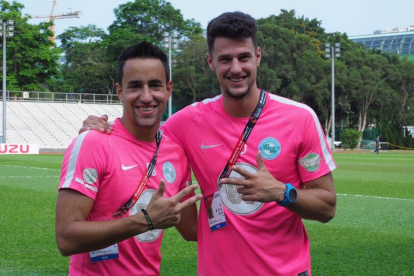 Joel Donés i Borja Álvarez estan de vacances a Lleida una vegada acabada la Lliga a Hong Kong.