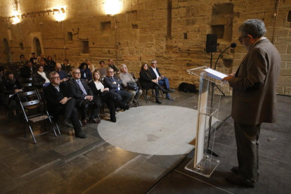 Conferència de l’historiador Jaume Barrull, ahir a la commemoració del 1707 a la Seu Vella de Lleida.