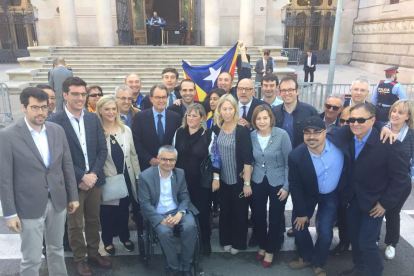 Ramona Barrufet, amb Mas, Munté, Forcadell i membres del PDeCAT de Lleida que li van donar suport.