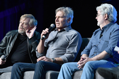 Mark Hamill, Harrison Ford i George Lucas, dijous a Orlando.