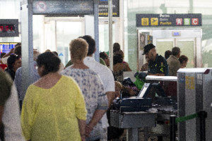 Els treballadors d'Eulen decideixen mantenir la vaga a l'aeroport d'El Prat