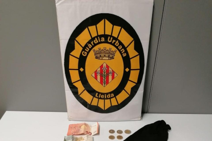Detingut amb 33 embolcalls amb marihuana al Centre Històric de Lleida