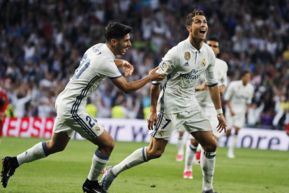 Cristiano Ronaldo celebra uno de sus dos goles en el partido.