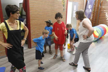 Els quatre nens que van participar ahir en la clausura del curs a l’Escola Llar de Sant Josep.