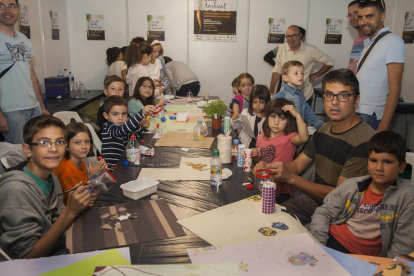Un dels tallers infantils que es van portar a terme ahir en el marc de la Fira del Medi Ambient.