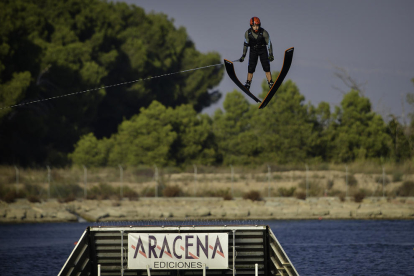 El manresà Dani Sevilla, executant una pirueta en l’aire durant la final d’ahir.