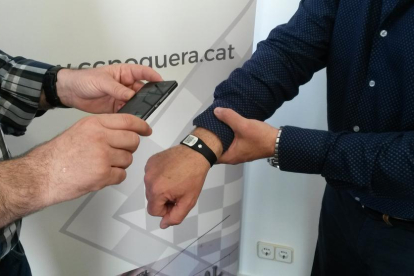 Imagen de la pulsera que se podrá leer desde cualquier dispositivo smartphone. 