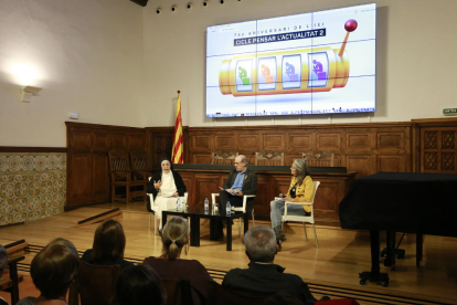 Conferència de Montse Nebrera i Lucía Caram, ahir a l’IEI.