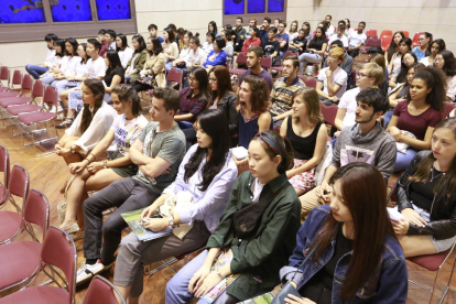 Los alumnos de Mobilidad de la UdL participaron ayer en una recepción en la universidad.